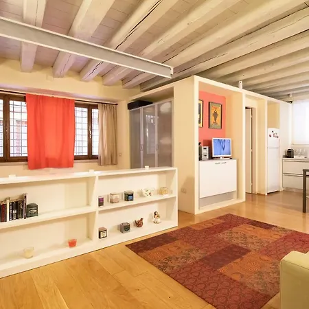 Lovely Apartment Sottoriva Verona Buitenkant foto