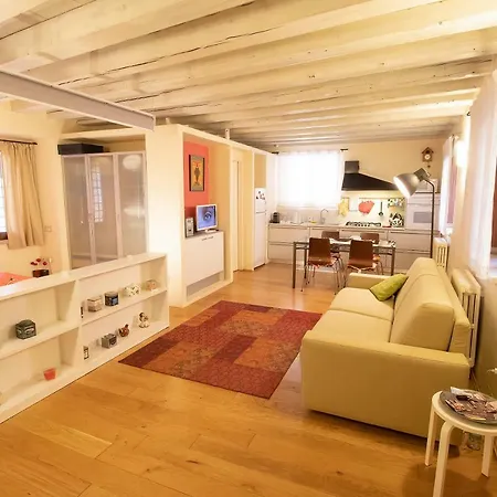 Lovely Apartment Sottoriva Verona Buitenkant foto